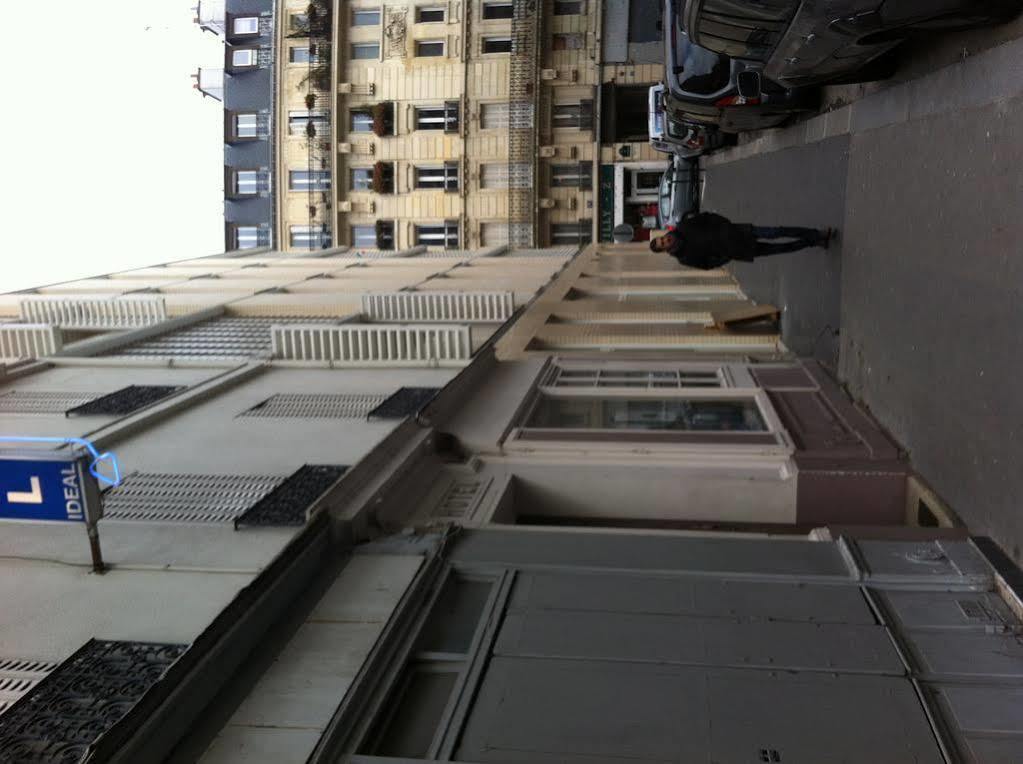 Ideal Hotel Paris Exterior photo